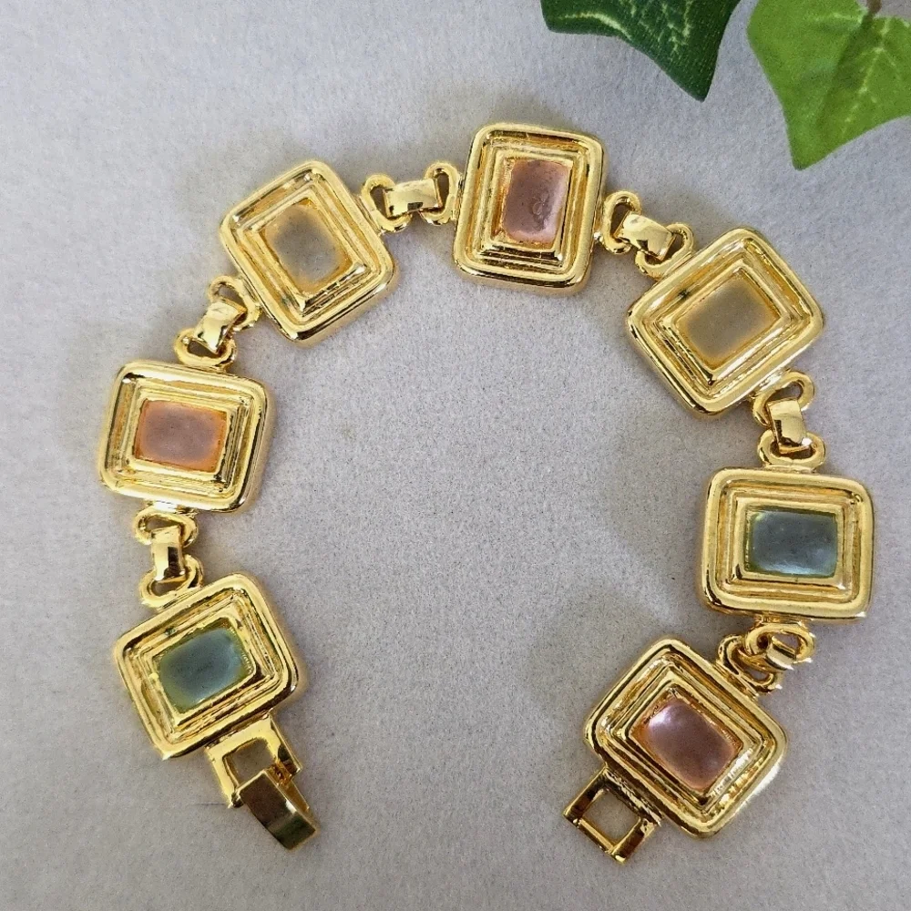 Gold Square Link Bracelet with Frosted Acrylic Glass Stones - Picture 1 of 10